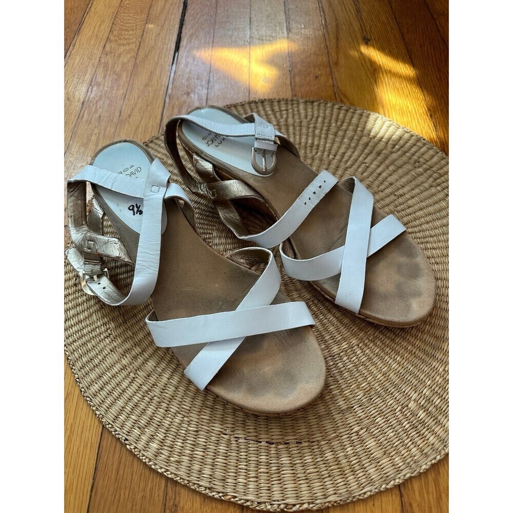 Circa Joan & David Luxe Women’s size 9.5 White heels